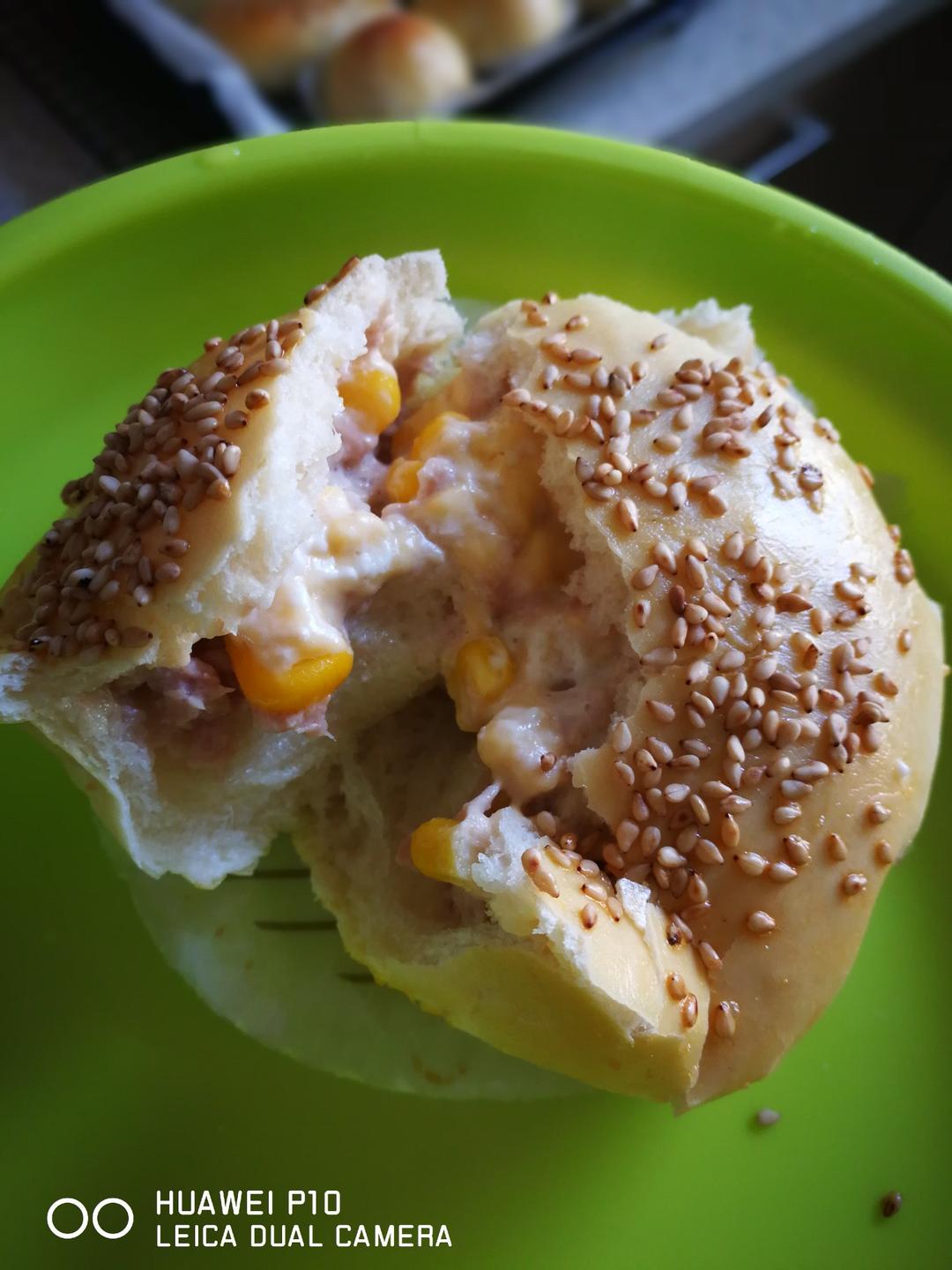 金枪鱼玉米面包