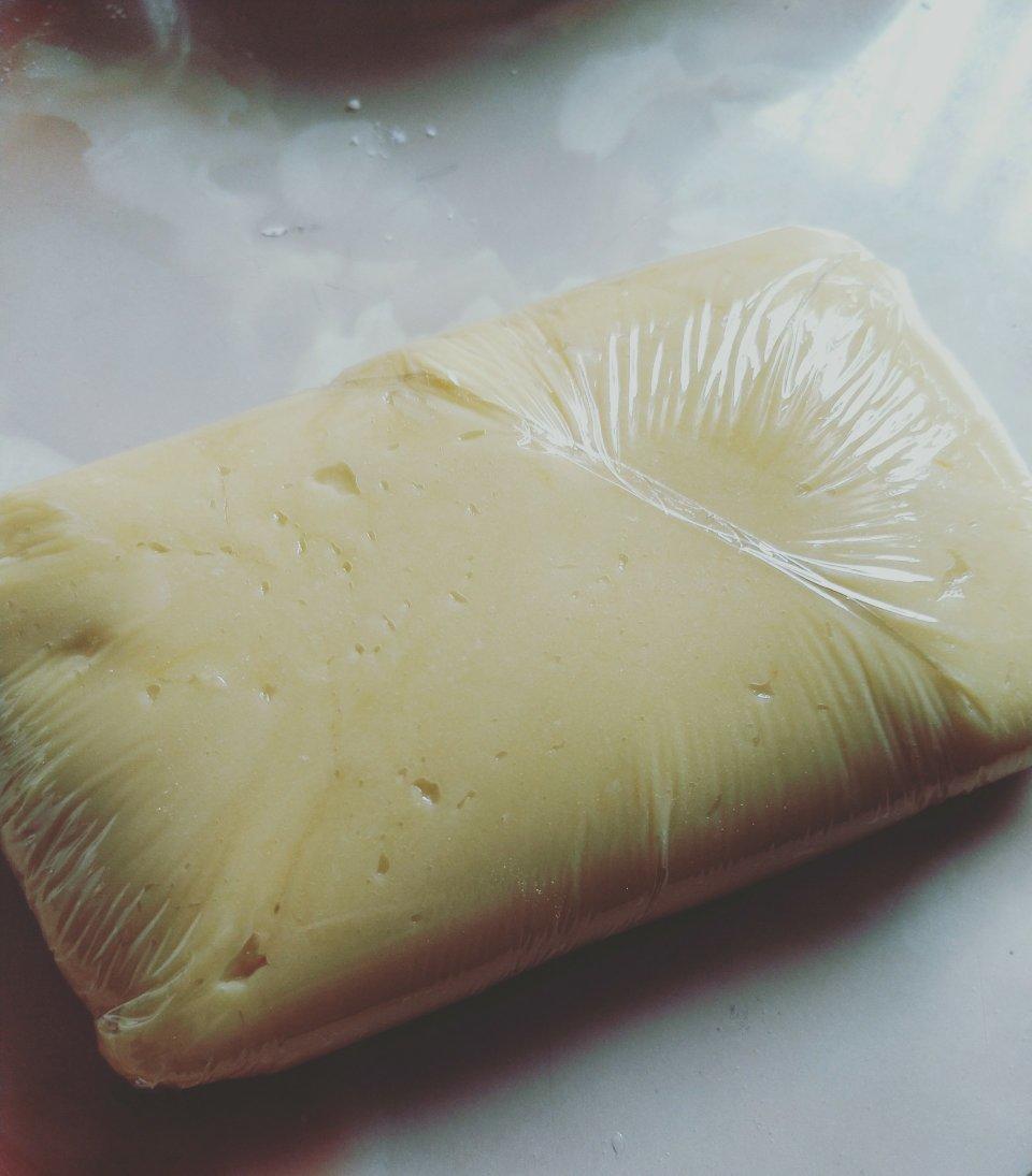 广式月饼——蛋黄莲蓉月饼