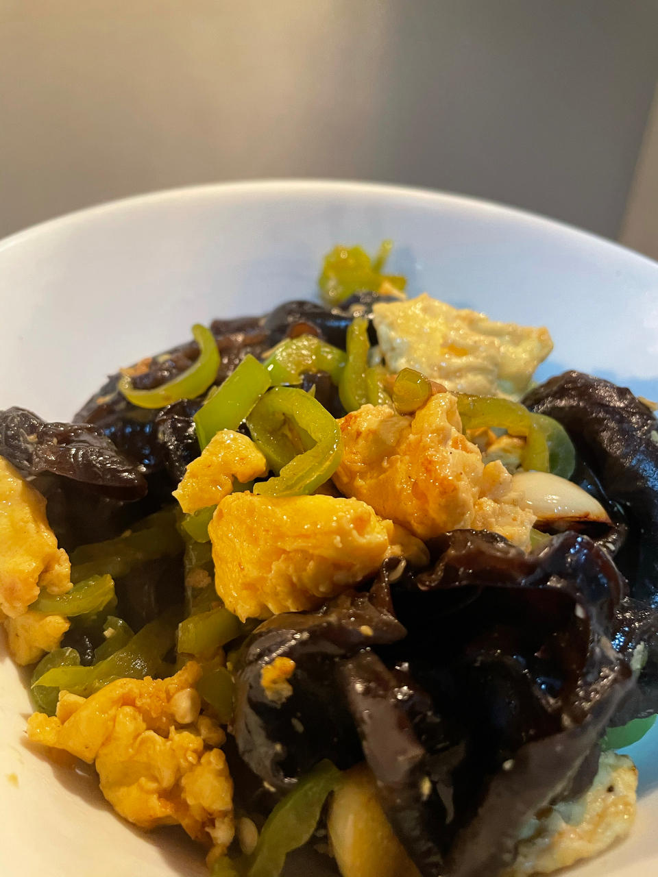 黑木耳青椒炒鸡蛋（营养又下饭）