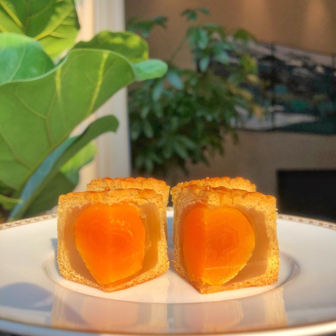 广式月饼——蛋黄莲蓉月饼