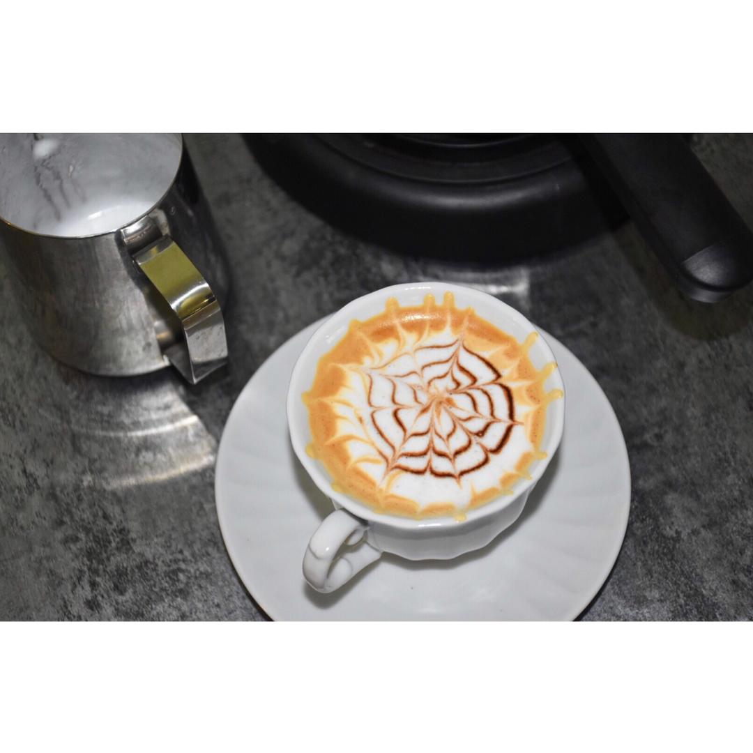 每天一杯咖啡☕️（咖啡雕花练习）