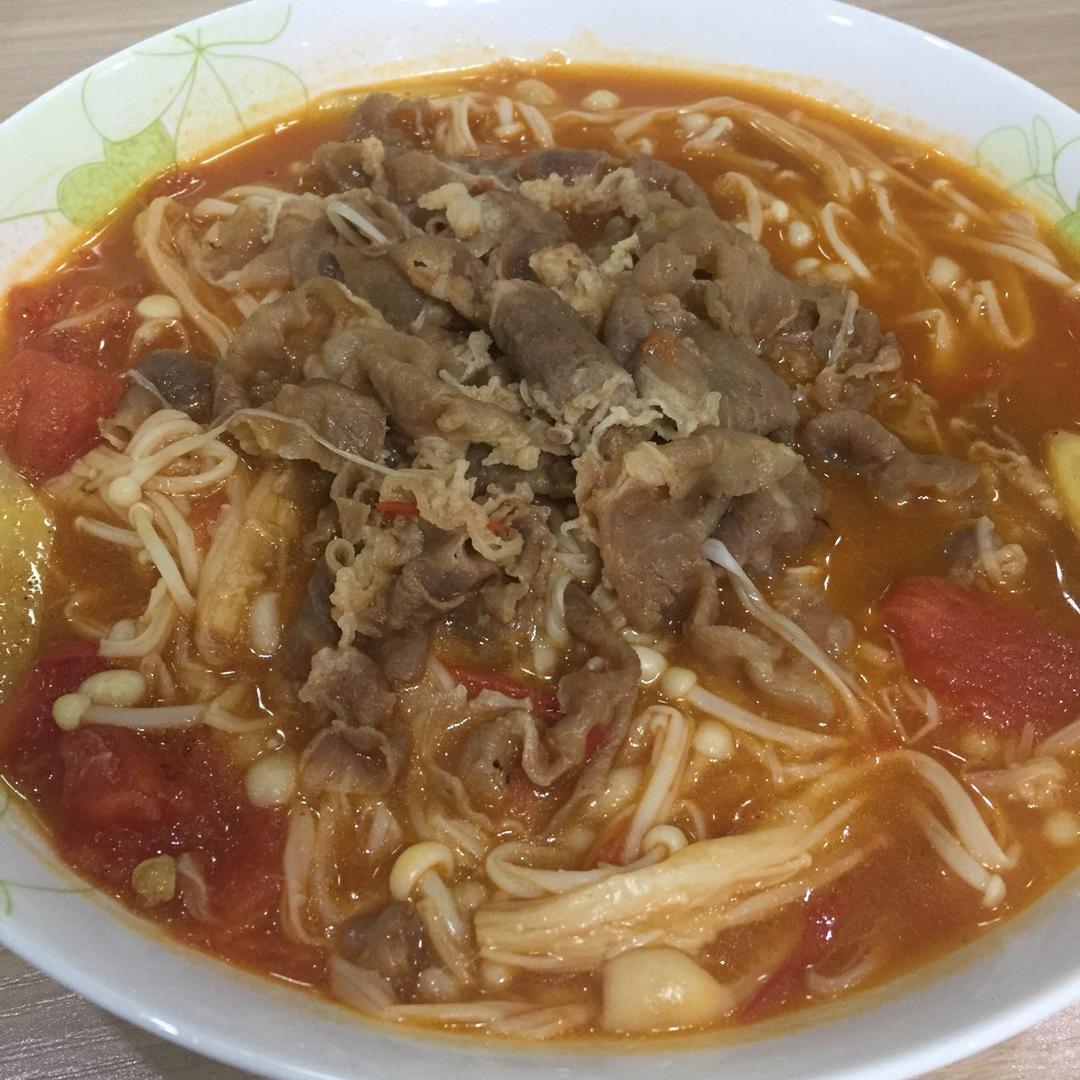 金针菇肥牛番茄锅