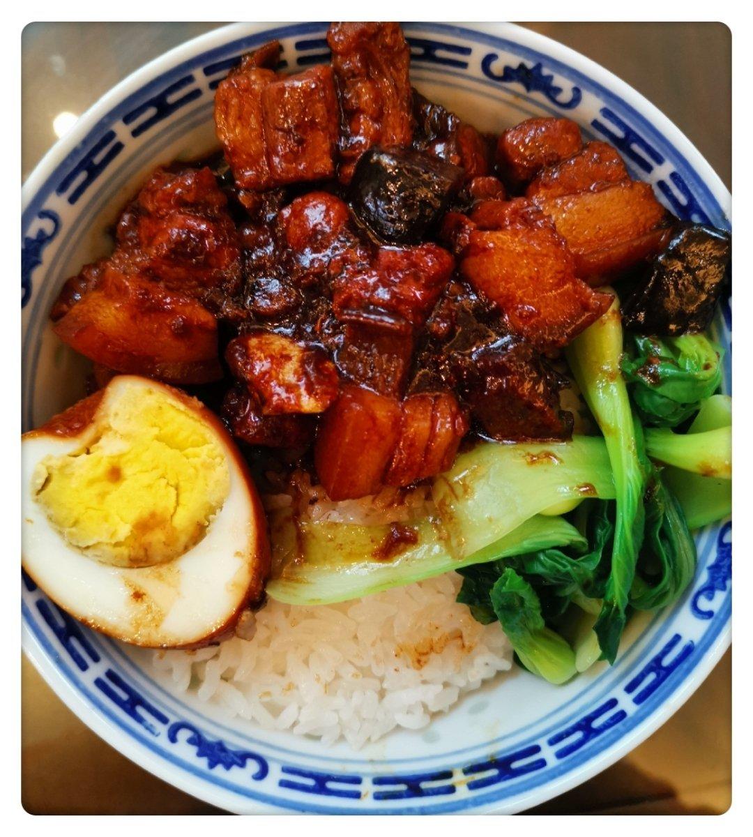 洋葱酥卤肉饭
