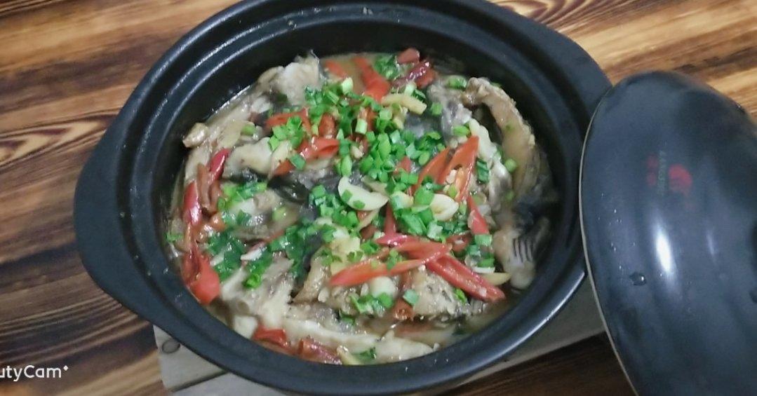 砂锅焖鱼煲