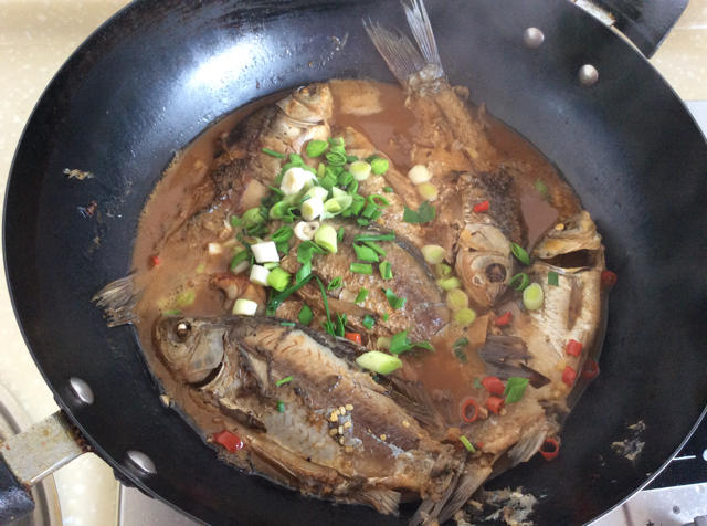 红烧鲫鱼