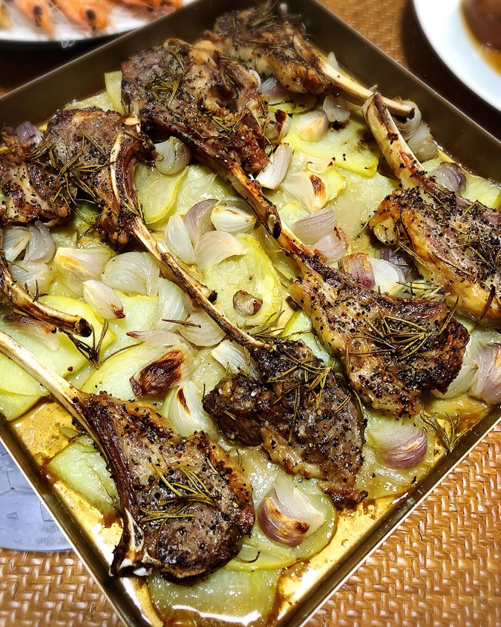 迷迭香原汁烤羊排