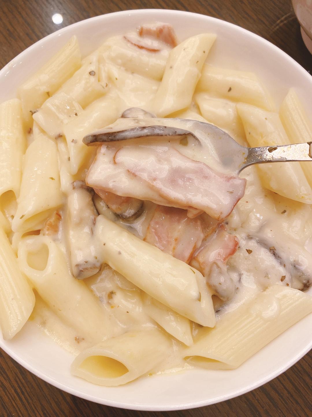🍄奶油培根🥓蘑菇通心粉🍝