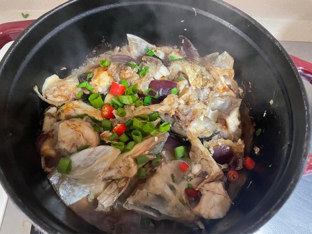 铸铁锅(砂锅)鱼头煲