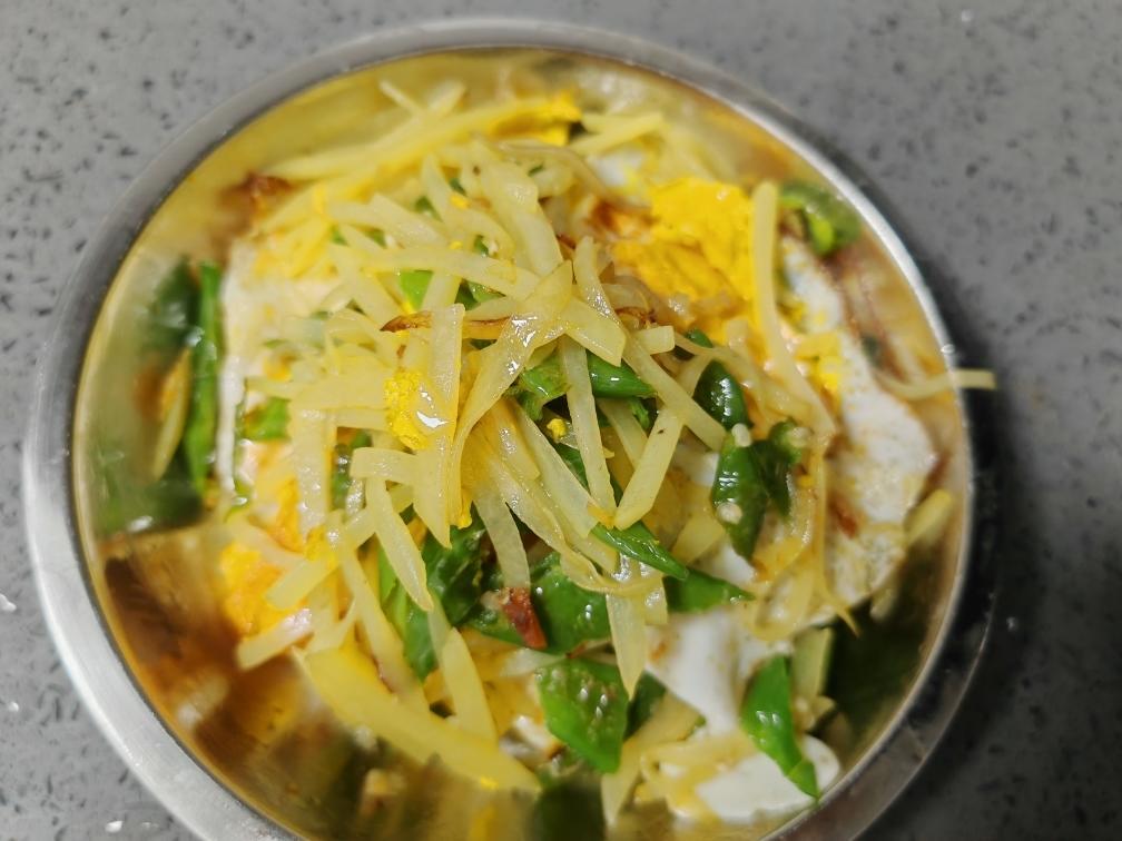 简单易上手的土豆丝炒鸡蛋🥔