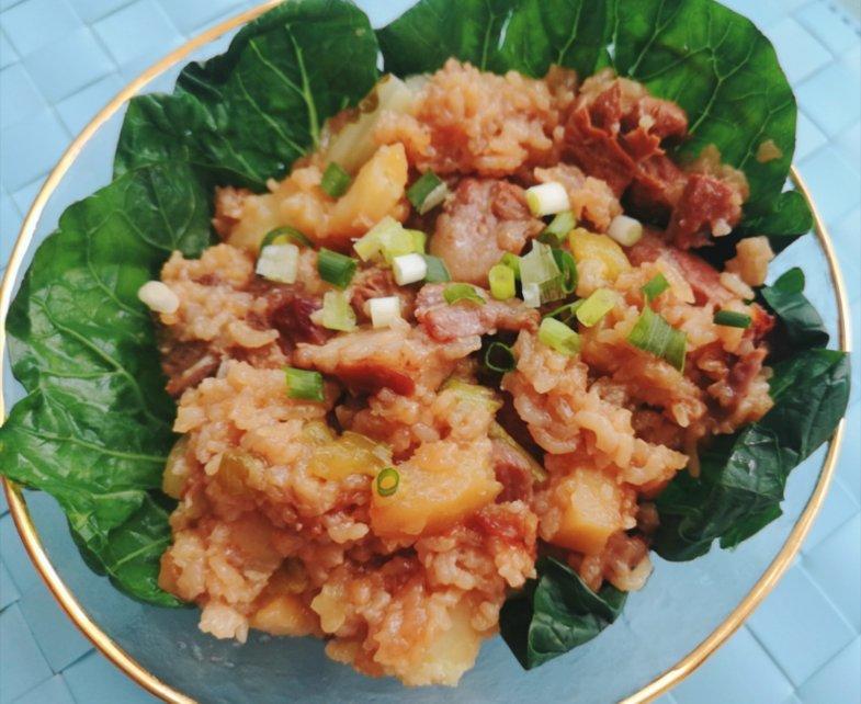 喷香排骨焖饭（爆好吃）