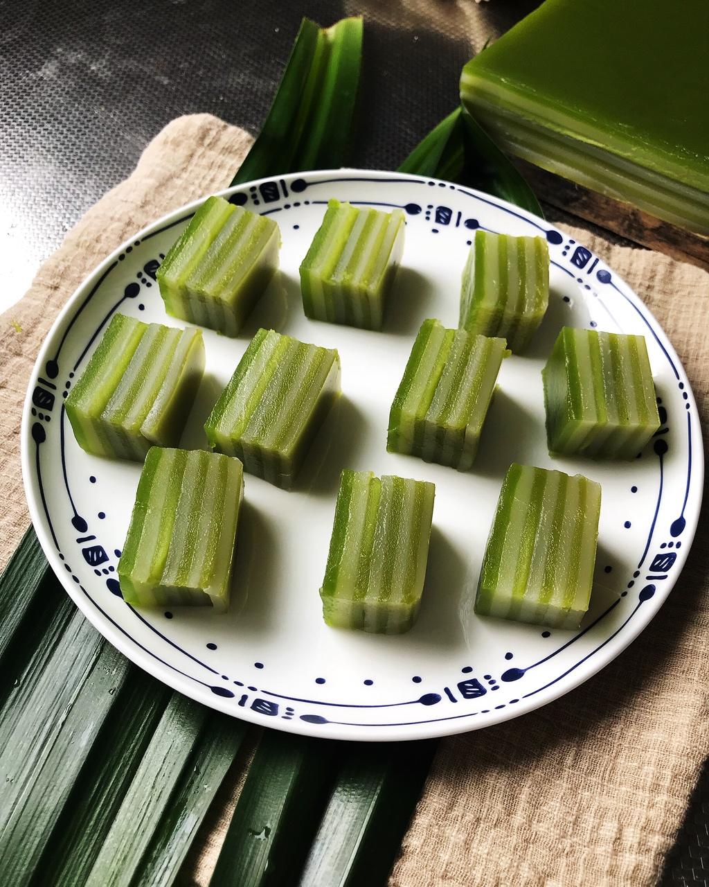 斑斓椰汁千层糕（一点不粘木薯粉版）