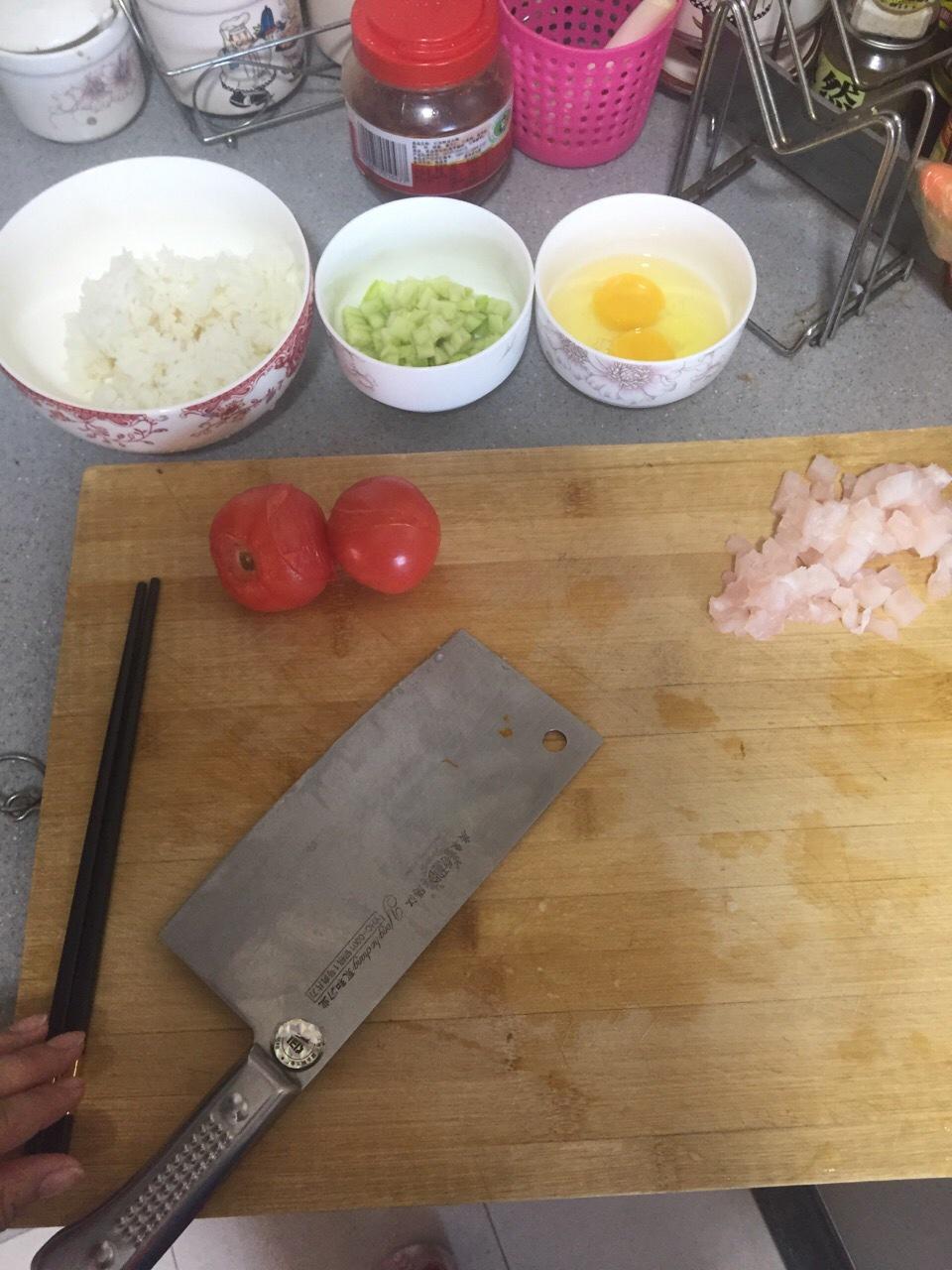番茄龙利鱼蛋炒饭的做法 步骤1