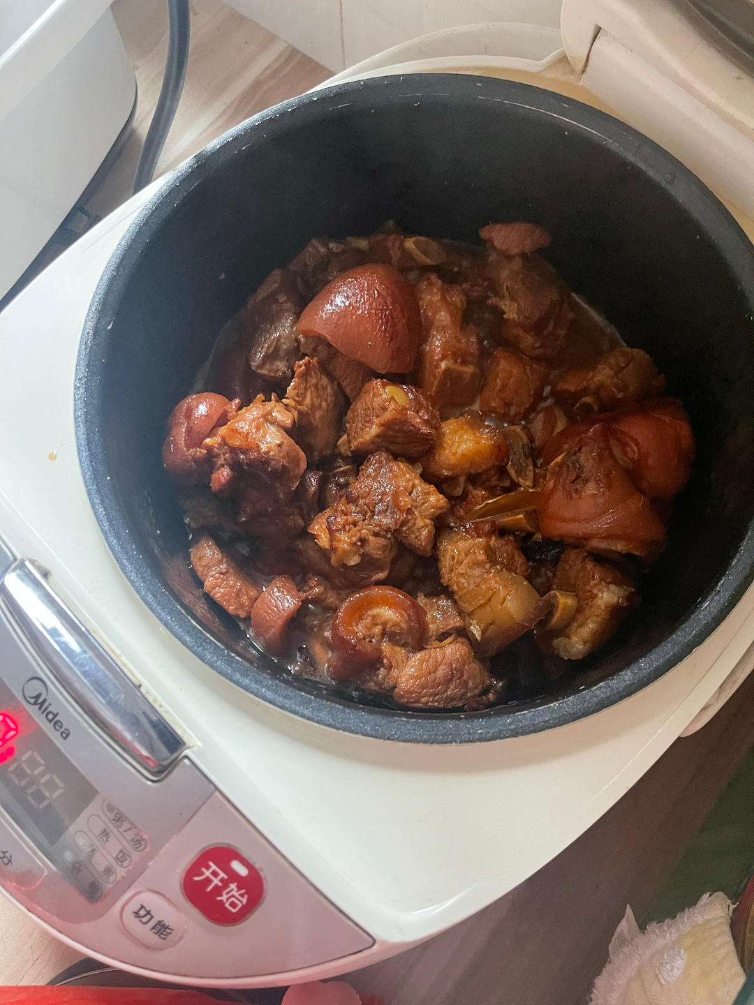 电饭煲版红烧猪蹄排骨