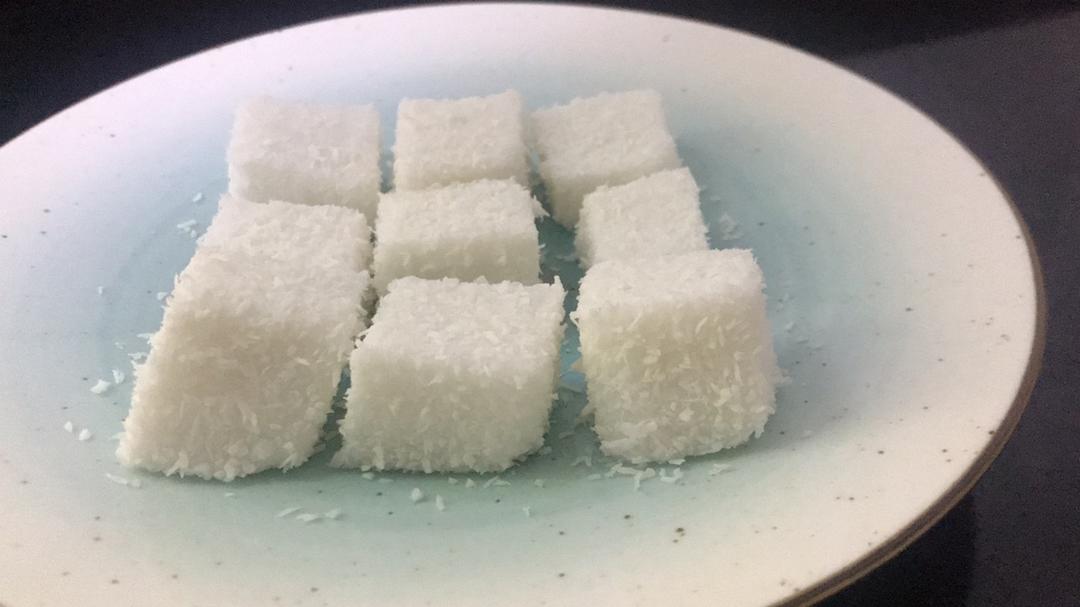椰丝牛奶小方糕