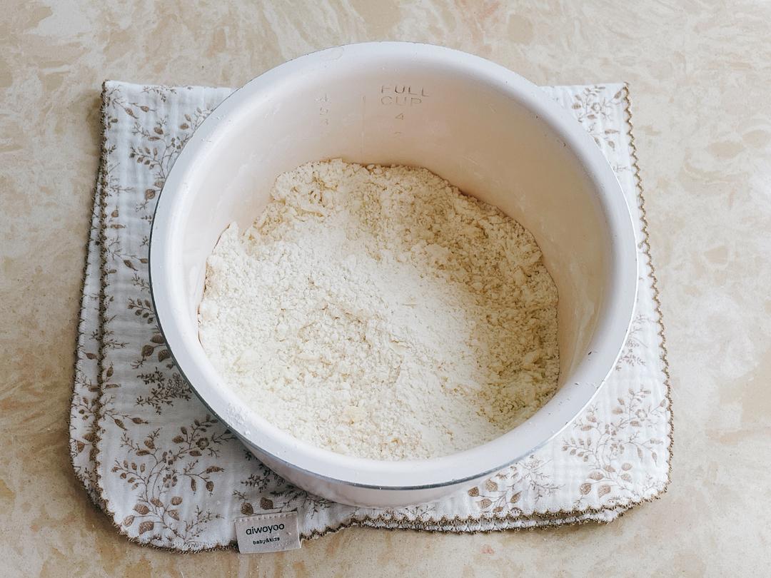 纯奶手撕吐司的做法 步骤1