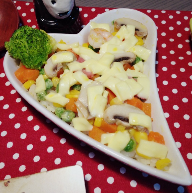 虾仁培根芝士焗饭