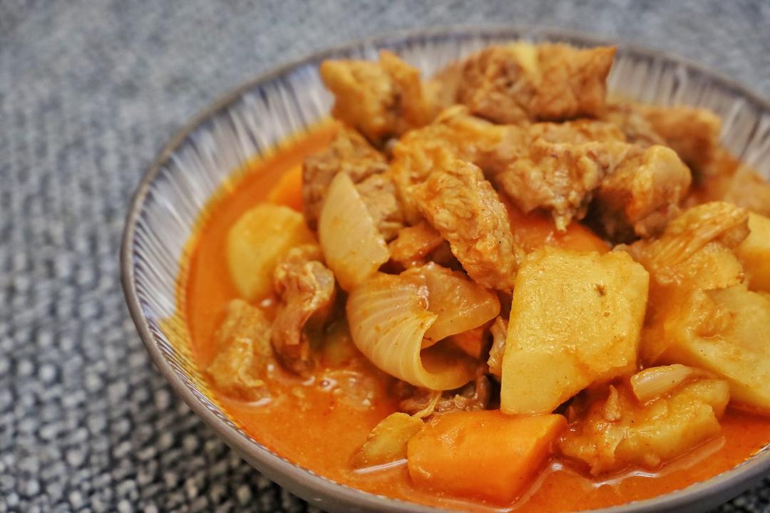 咖喱土豆炖牛腩：牛肉这样炖，保证不塞牙