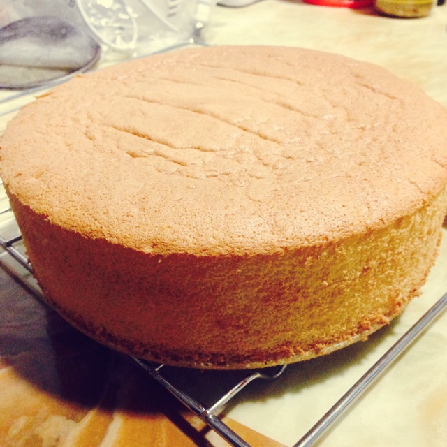 超简单完美戚风蛋糕（6寸2蛋）附打发、翻拌、脱模视频