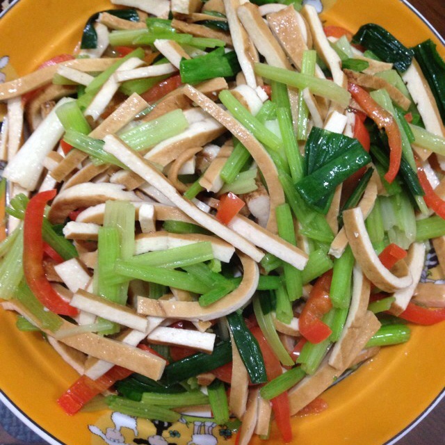 素菜：芹菜炒豆腐干