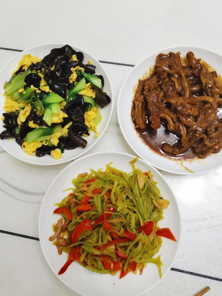 油菜木耳炒蛋