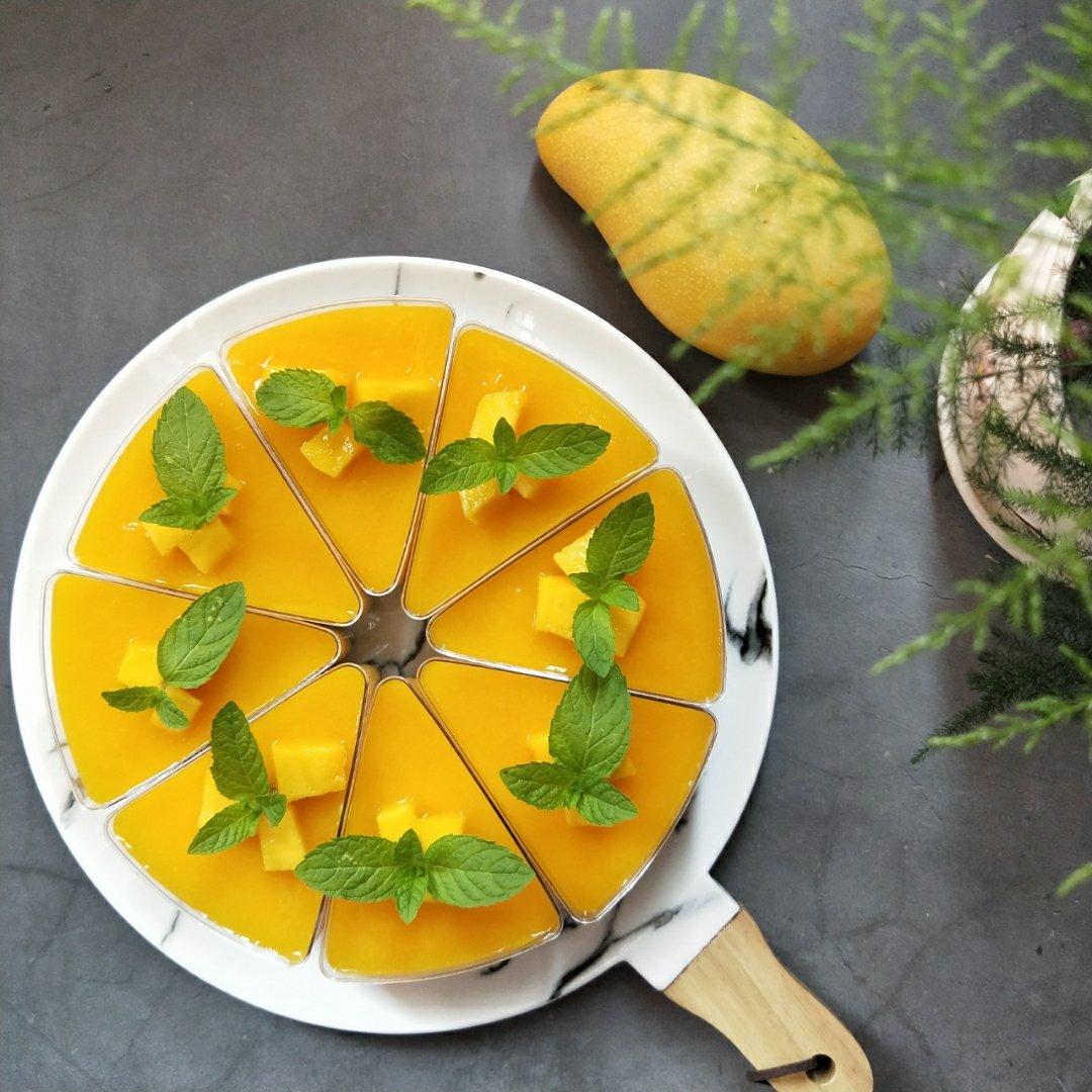 草莓、芒果双拼慕斯