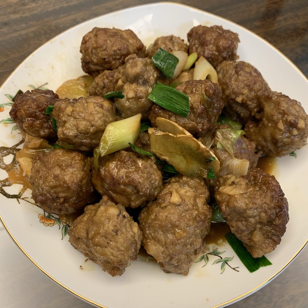 酥炸肉丸子