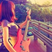 缓缓流淌的小溪小溪