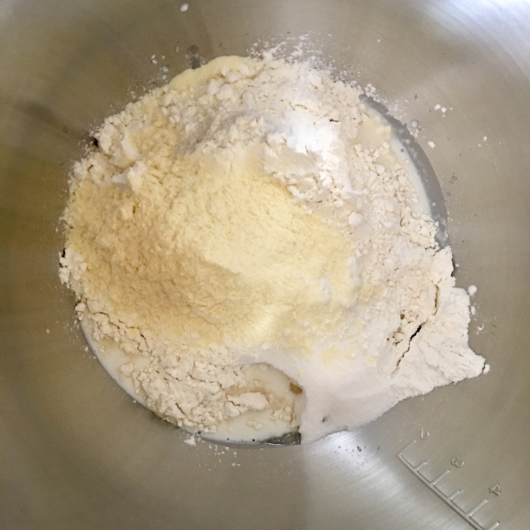 牛奶面包卷【附 厨师机揉面方法】的做法 步骤1