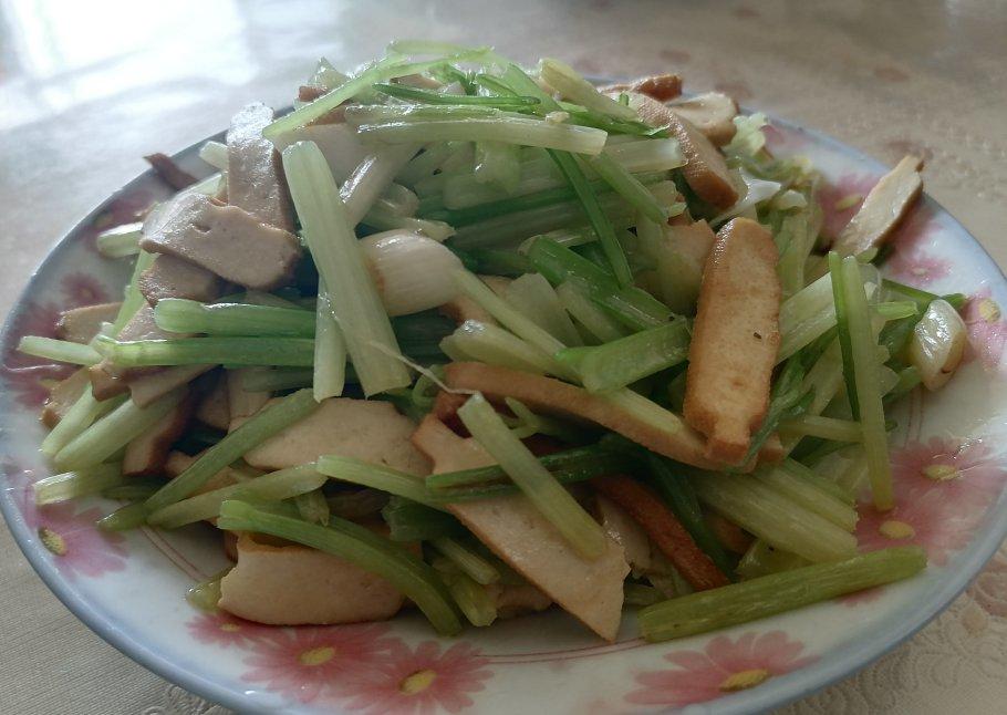 芹菜炒香干