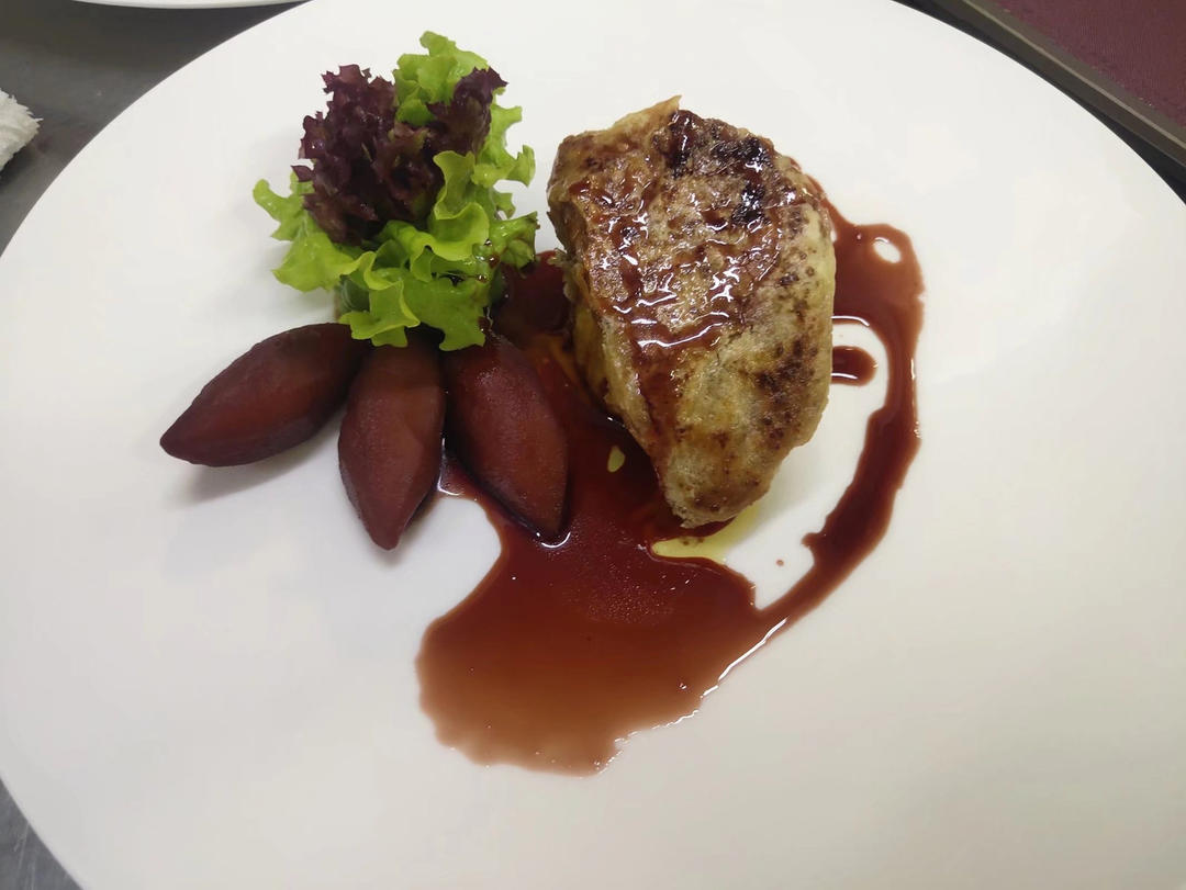 法式红酒鹅肝配苹果