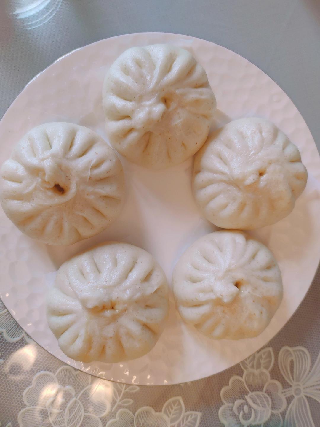 一出笼就抢光的青萝卜丝肉包