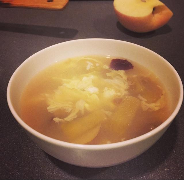丰胸美容汤（酒酿苹果+红枣）的做法