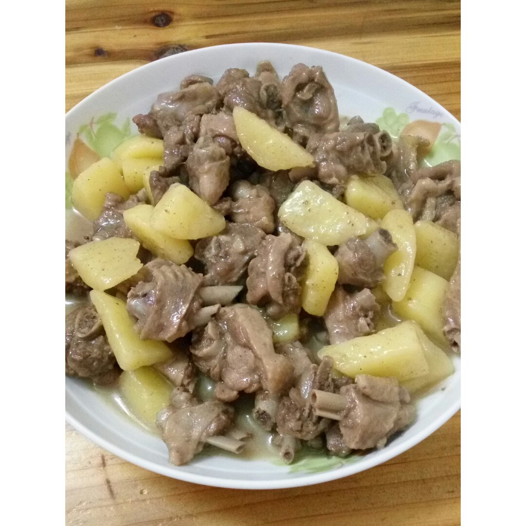 土豆焖鸭