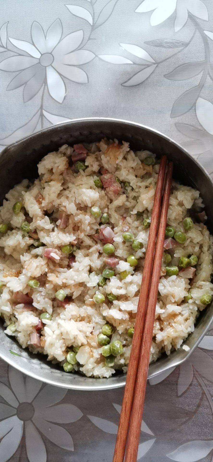 豌豆腊肉糯米饭，电饭煲版，简单又好吃