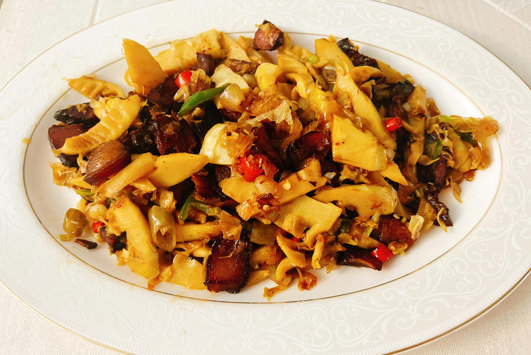 腊肉炒笋干咸香清脆爽口 丨好吃下饭不油腻