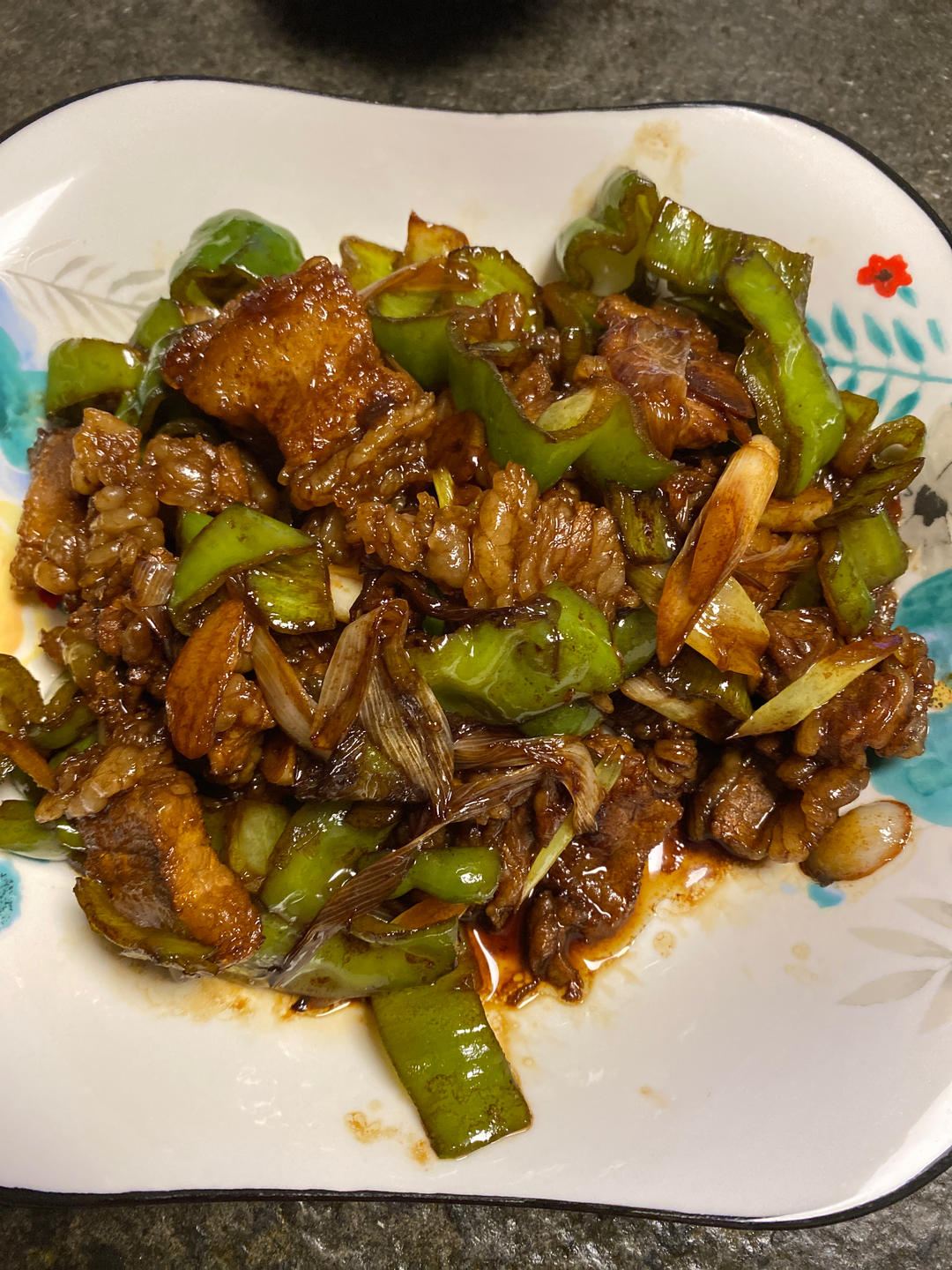 辣椒炒肉(几乎是所有湖南大饭店里的传统炒法)