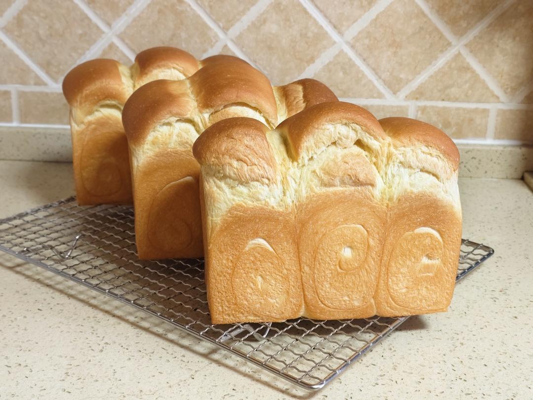 吴克己手撕炼乳吐司