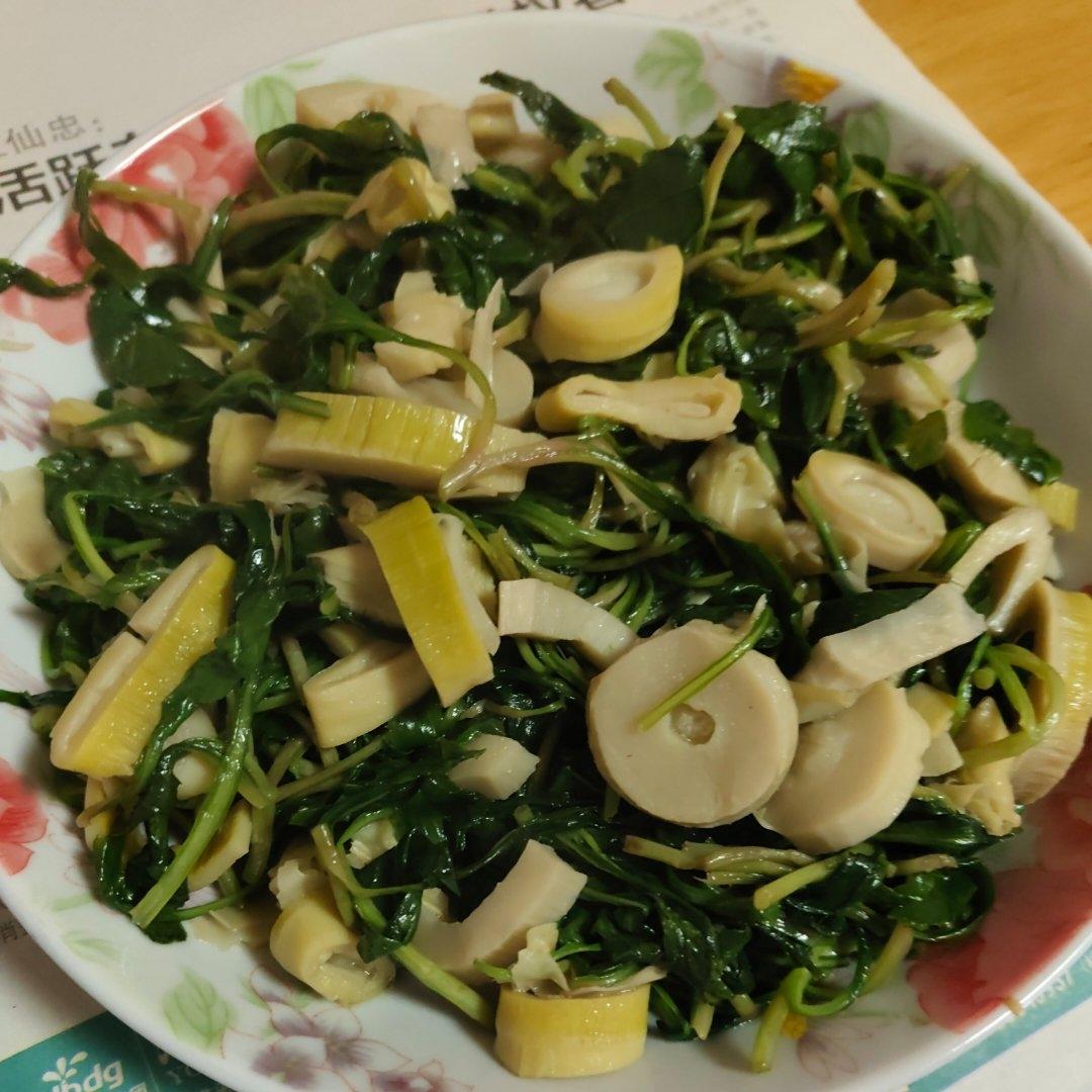 厨房新手入门级：清炒马兰头（超级快手菜）