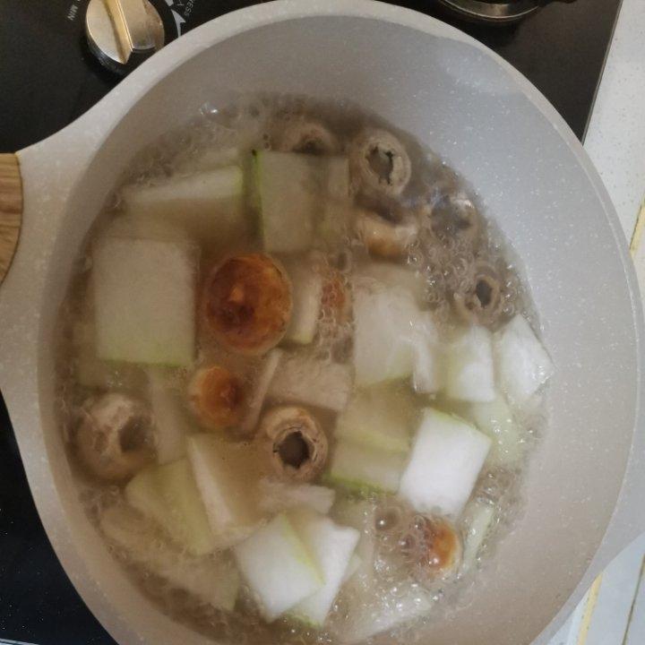 减脂刮油❗️巨鲜美的冬瓜口蘑汤，快乐减脂