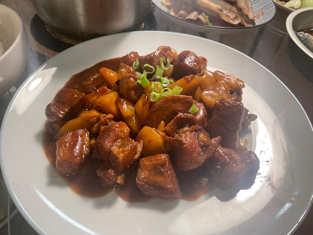 红烧肉炖土豆（丝毫不腻）