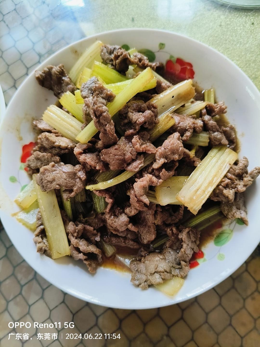 西芹炒牛肉