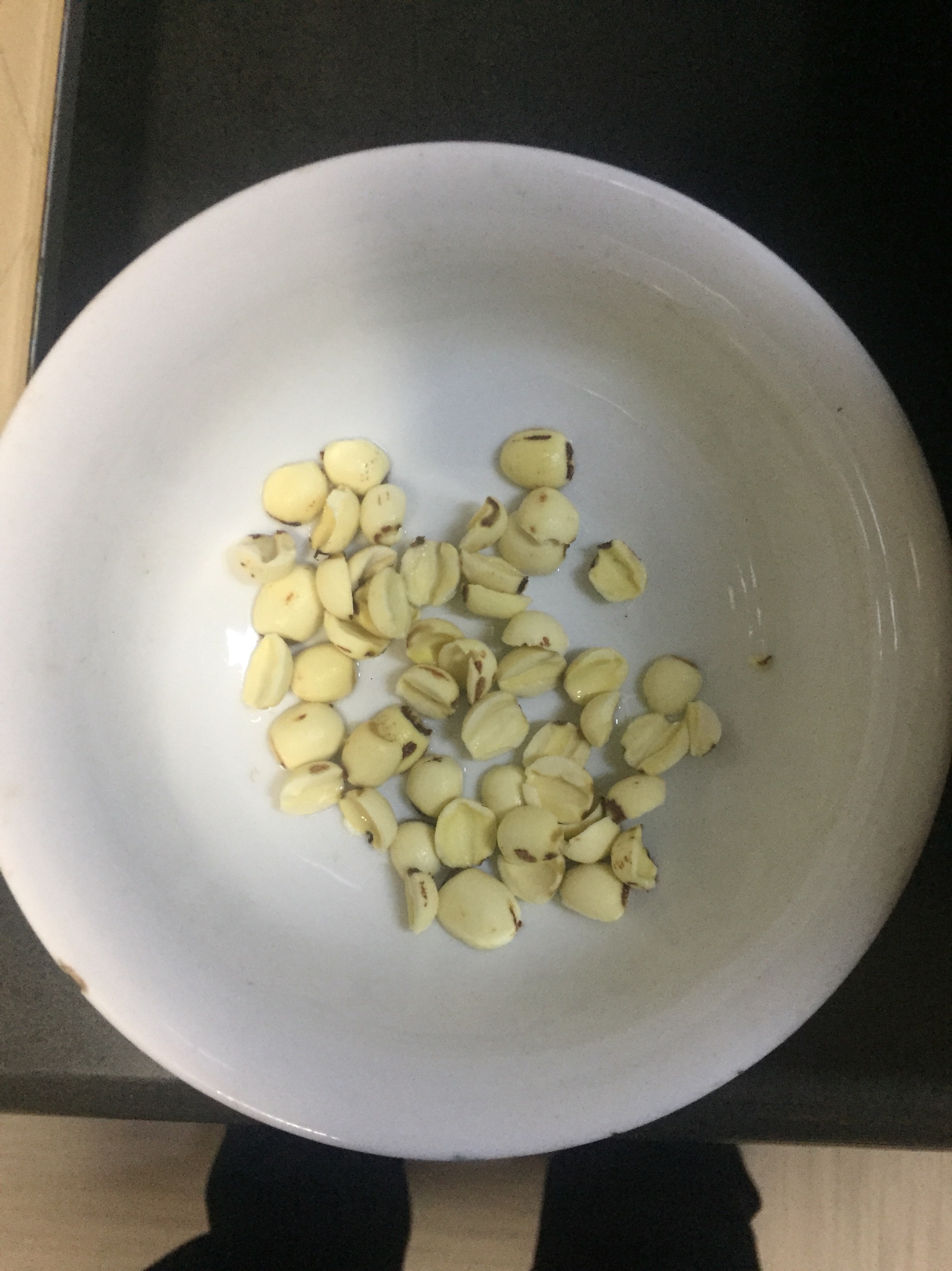 绿豆小米莲子粥的做法 步骤2