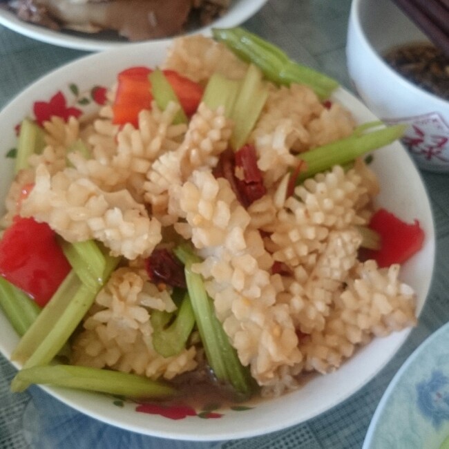芹菜炒鱿鱼花