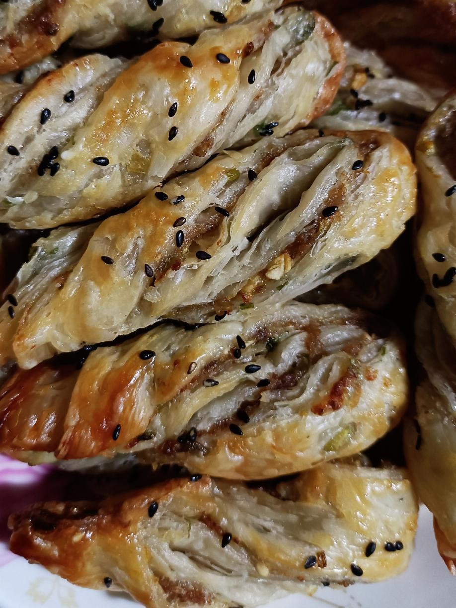 懒人手抓饼版扭扭肉酥饼的做法