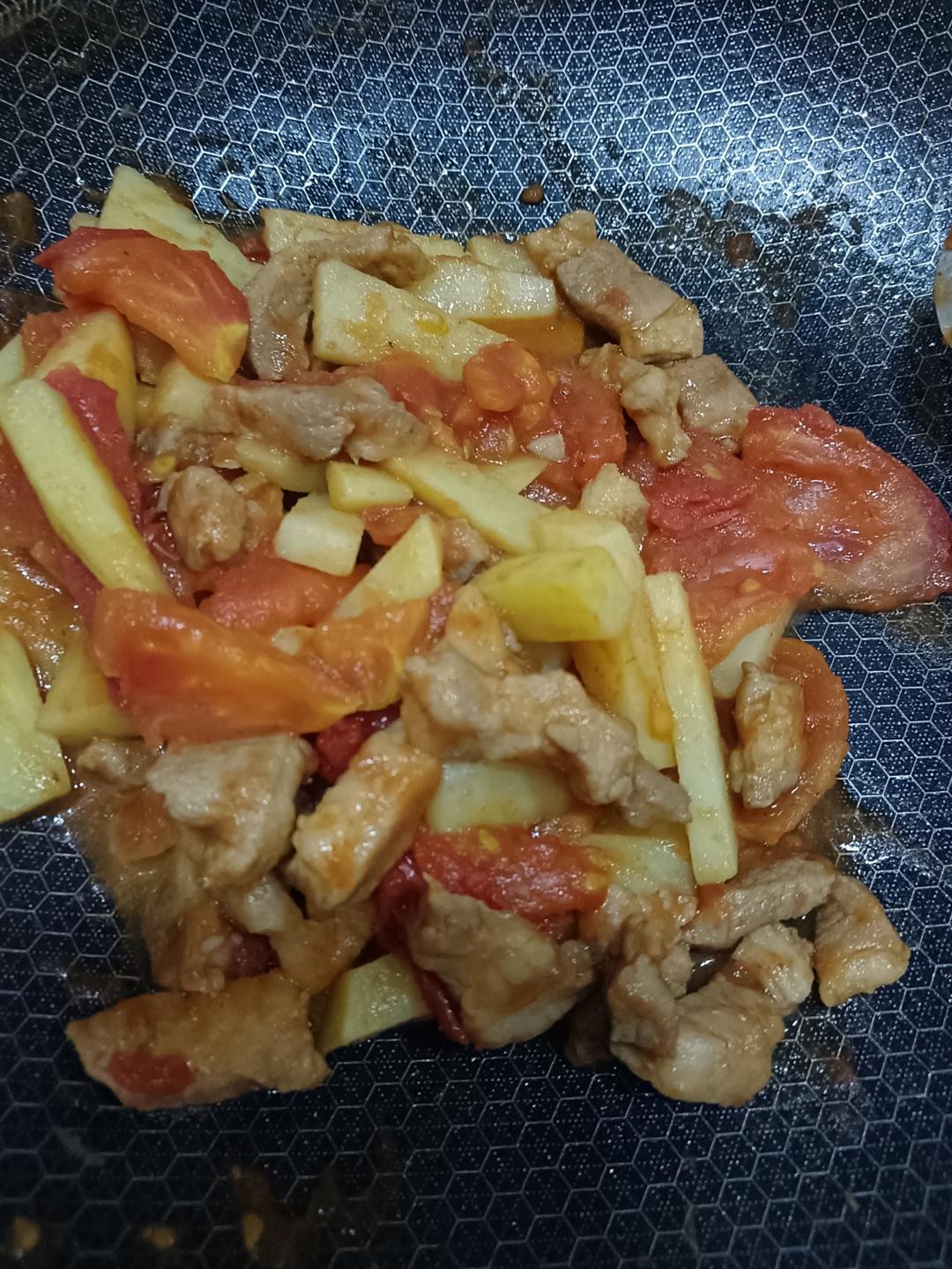 土豆西红柿炒肉