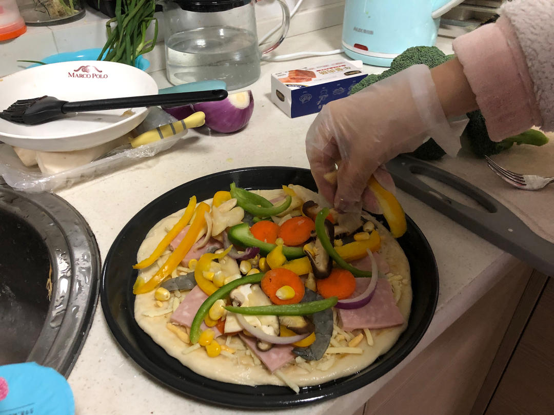 纯手工披萨（附披萨饼皮制作步骤）