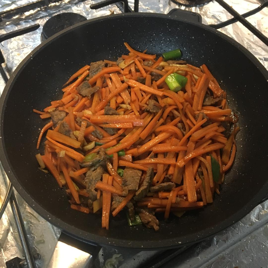 胡萝卜炒牛肉