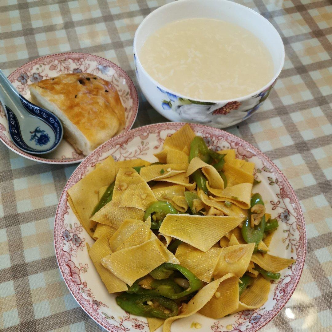 尖椒豆腐皮