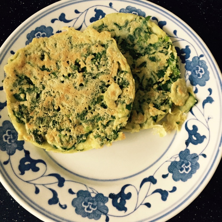 芹菜叶蛋饼