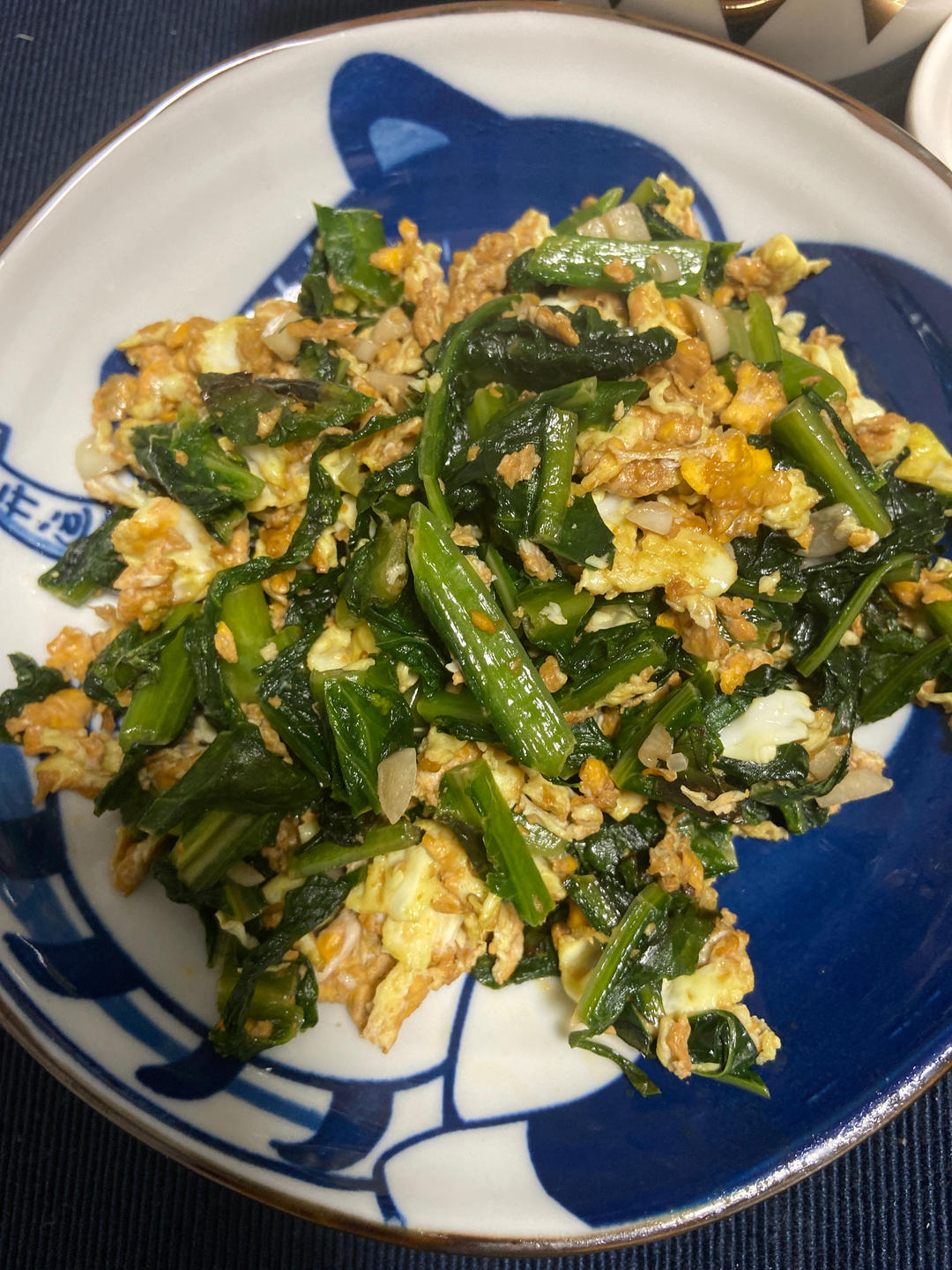 莴笋叶不要浪费，用来炒鸡蛋味道好，不涩不苦